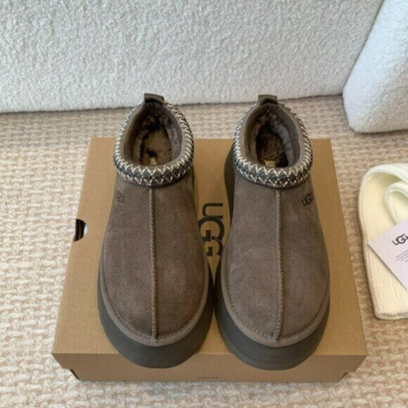 UGG Tan Platform Shoes with Unique Trim - Picture 4 of 7